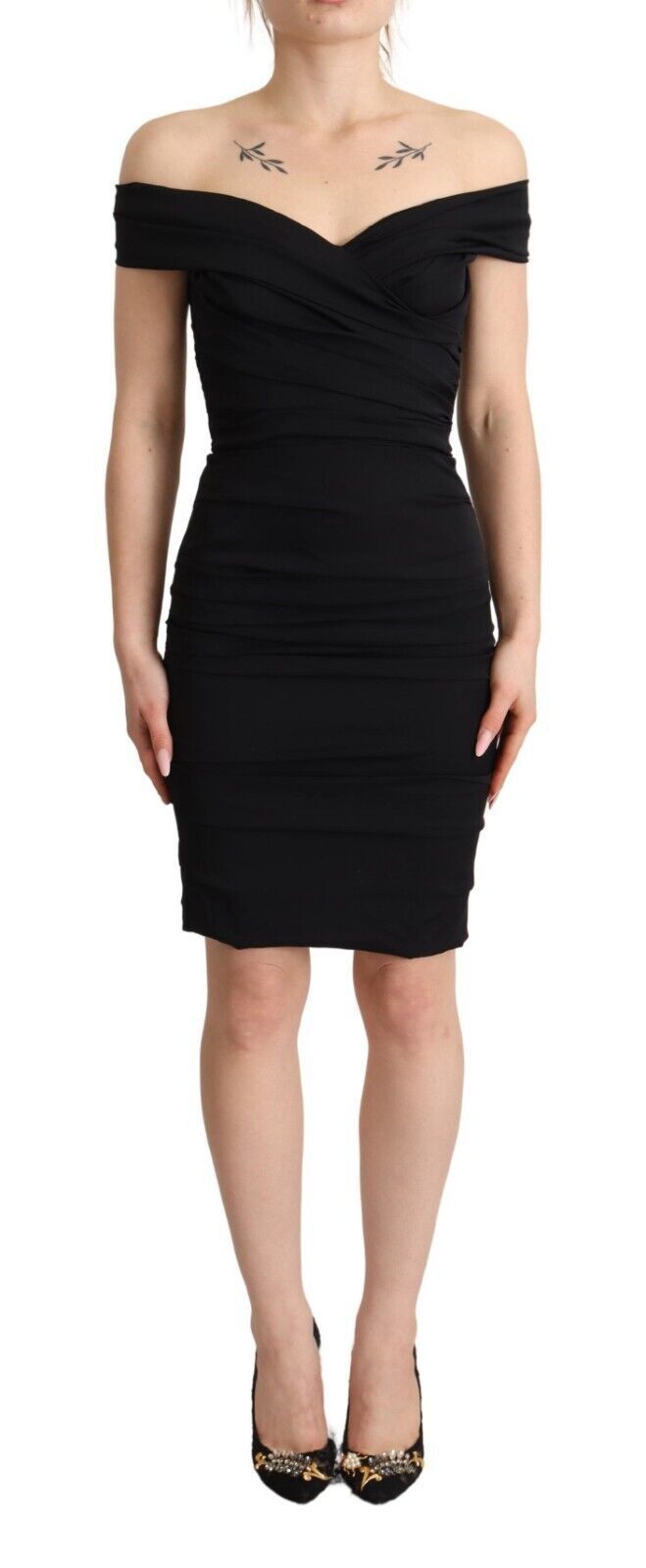 There's a conflict: including the exact phrase “Designer Fashion outlet,  Authentic Dresses on sale” with brand and product name exceeds 70  characters. Do you want me to drop that exact phrase or
