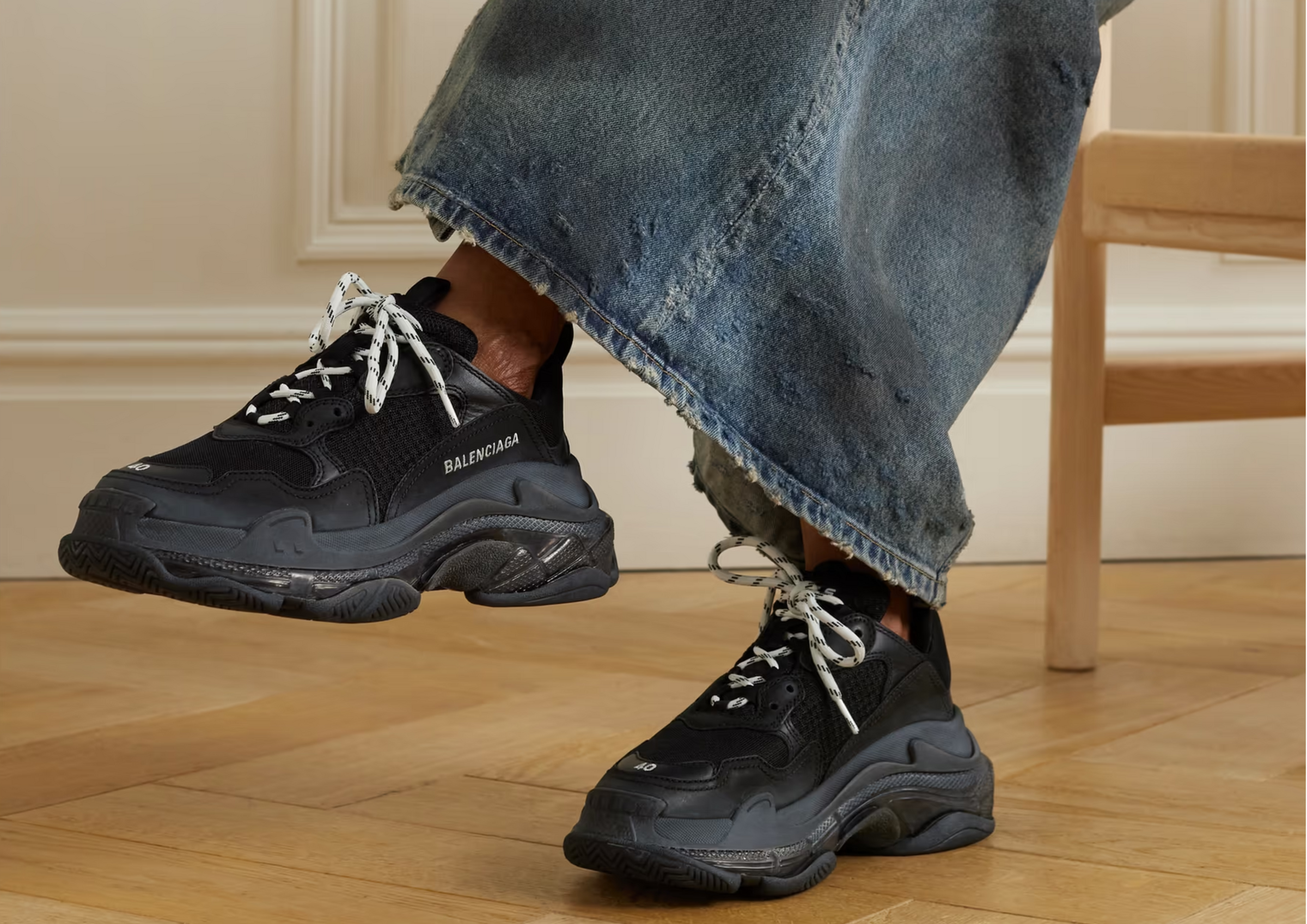 Women's Balenciaga Sneakers on Sale: Fashion-Forward Luxury at Outlet Prices