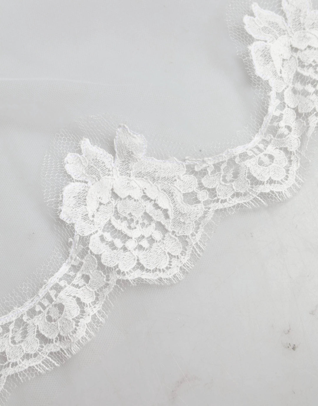 Dolce &amp; Gabbana Sample Sale Dolce &amp; Gabbana White Floral LaceNylon Floor Length 3M Long Veil - | Designer outlet