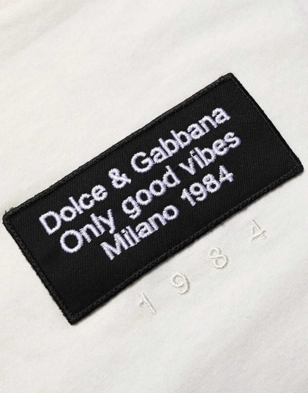 Dolce &amp; Gabbana Sample Sale Dolce &amp; Gabbana White Logo Patch Cotton Men Crew Neck T-shirt - | Designer outlet