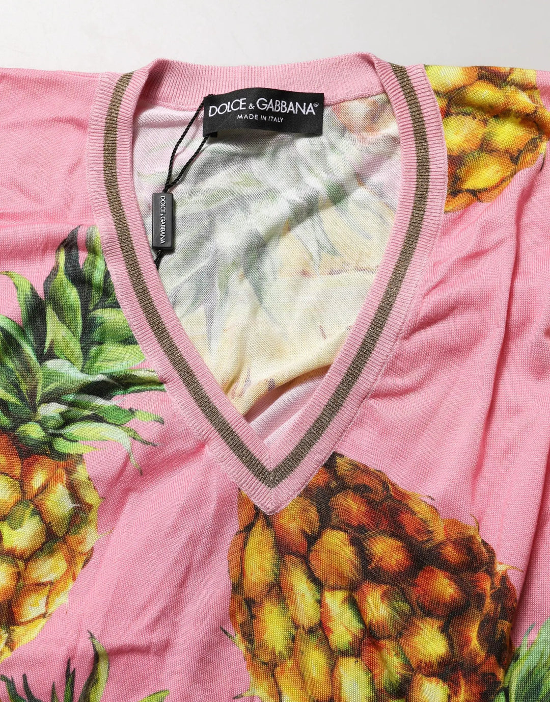 Dolce &amp; Gabbana Sample Sale | Dolce &amp; Gabbana Pink Pineapple Vneck Short Sleeve Cropped Top - | Designer outlet