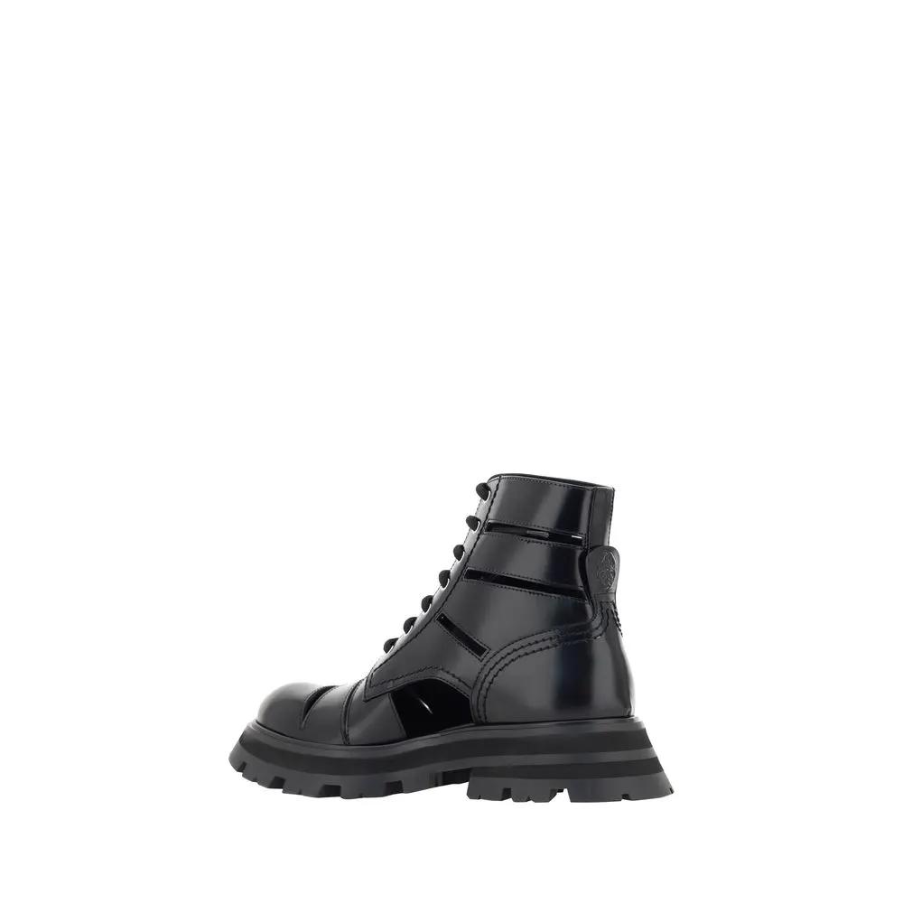 Alexander McQueen Sample Sale | Alexander McQueen Black Calf Leather Bos Taurus Lace-Up Boots - | Designer outlet