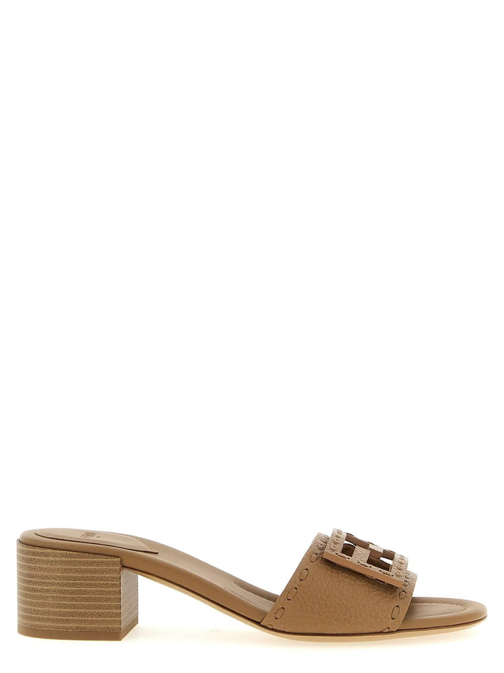 Fendi Sample Sale | Fendi Beige Calfskin Flat Sandals - | Designer outlet