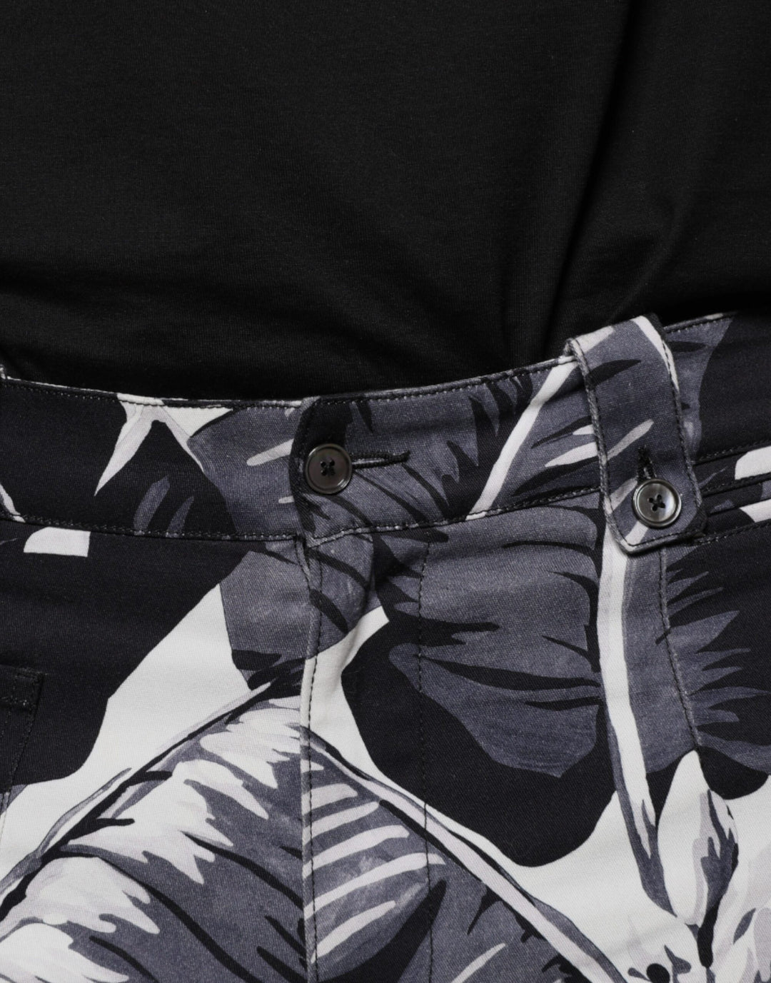Dolce &amp; Gabbana Sample Sale Dolce &amp; Gabbana Gray Banana Leaf Cotton Stretch Capri Pants - | Designer outlet