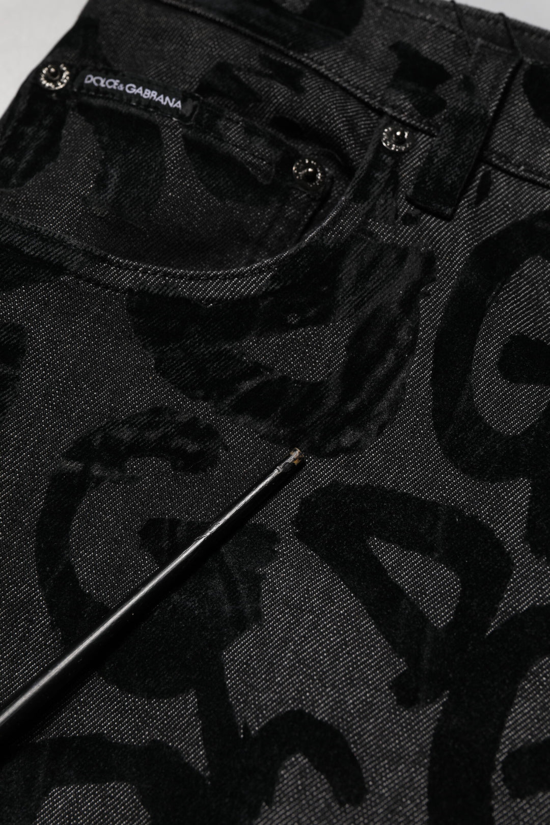 Dolce &amp; Gabbana Sample Sale Dolce &amp; Gabbana Gray Cotton DG Logo Straight Men Denim Jeans - | Designer outlet