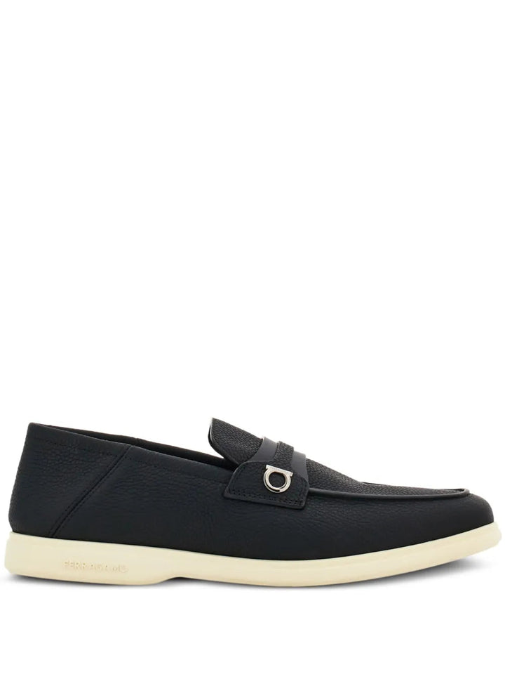 Ferragamo Gancini-Plaque Leather Loafers 021599768454