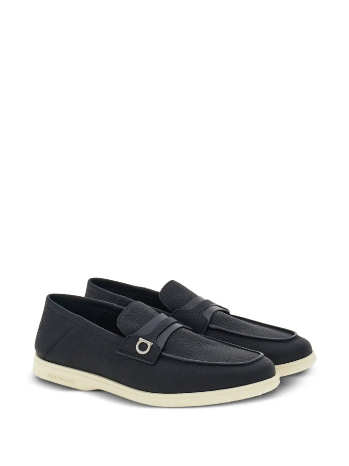Ferragamo Gancini-Plaque Leather Loafers 021599768454