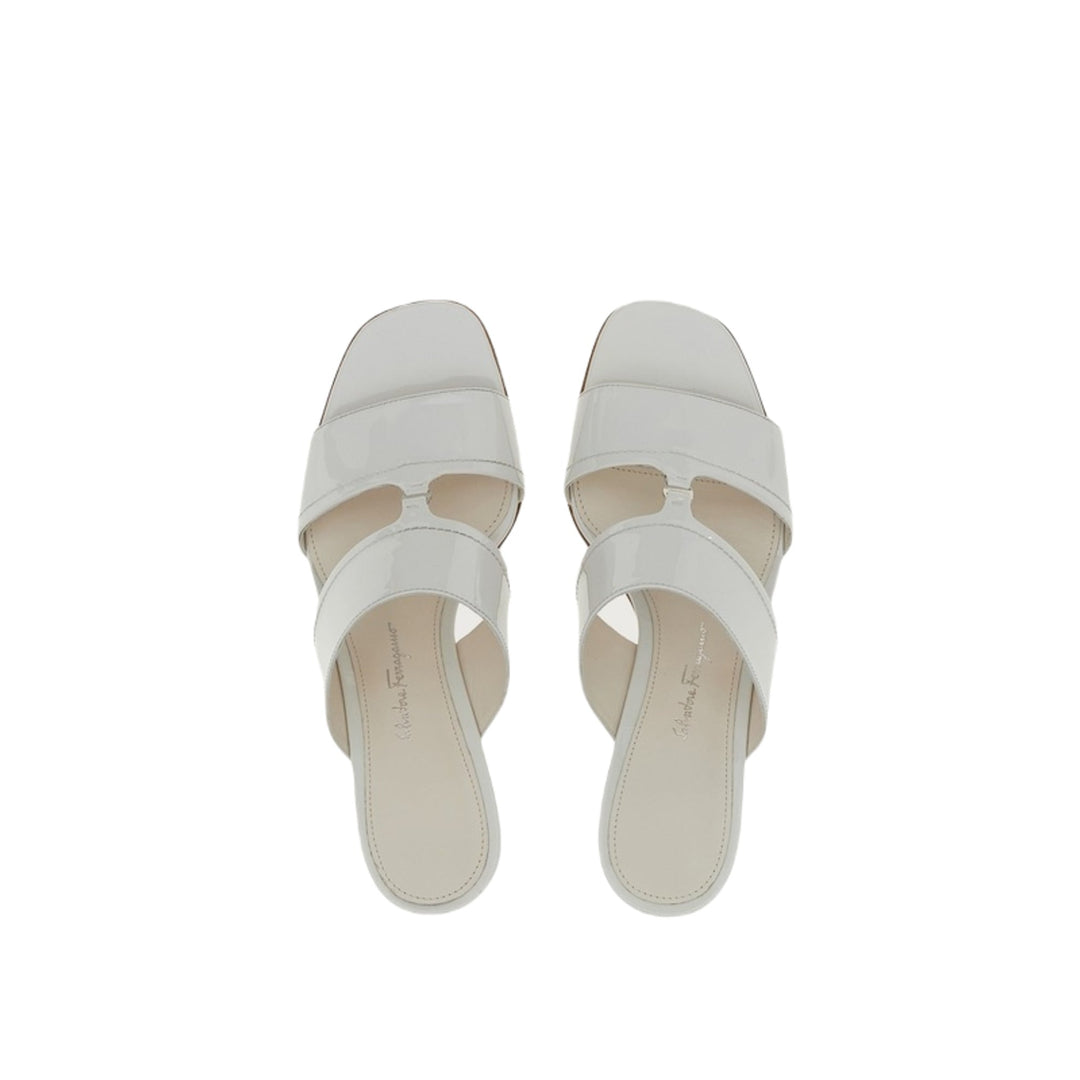 Sandalias de mujer Ferragamo Tot 55 blancas