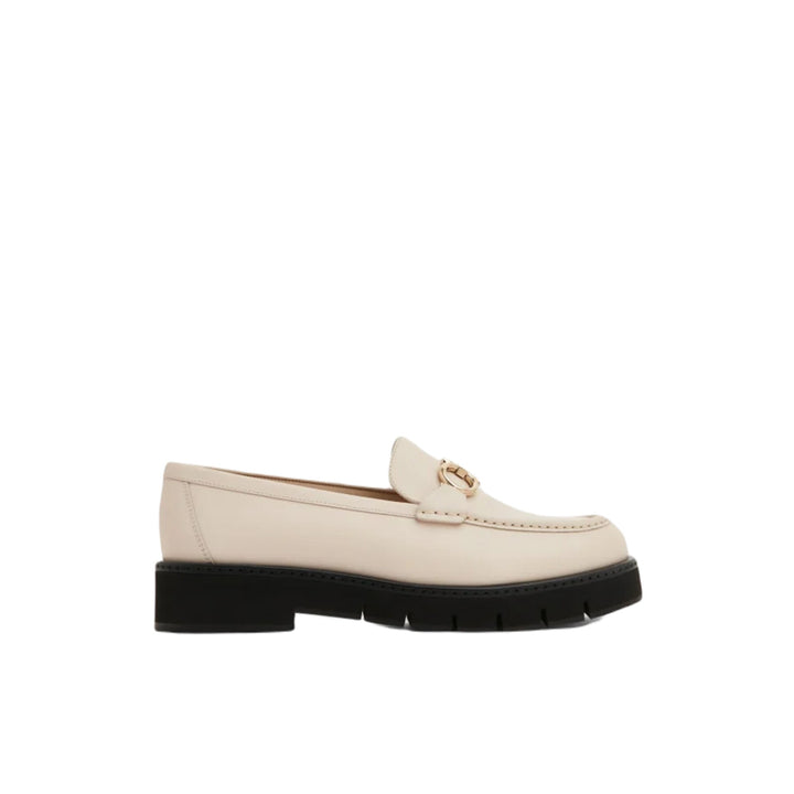 Mocasines para mujer Ferragamo Rolo Lug en color blanco roto