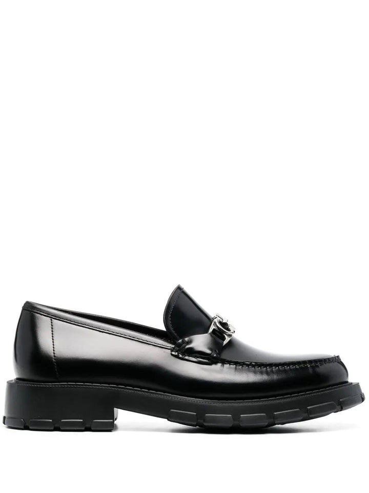 Ferragamo Logo-Plaque Leather Loafers in BLACK