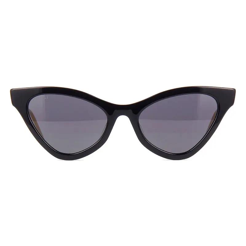Gucci Sample Sale | Gucci Sunglasses Cat Eye Full Rim, Black Frame And Grey Lens Gg0597S001 - Sunglasses | Designer outlet